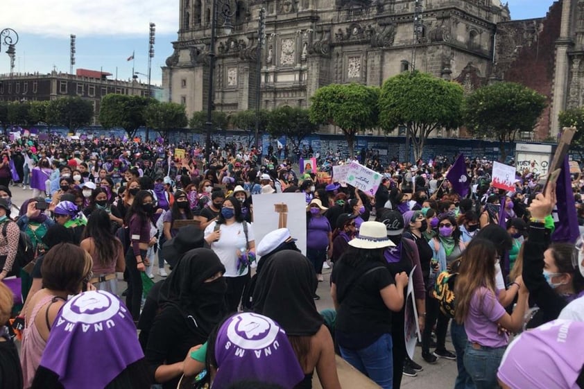 Mujeres toman las calles de CDMX ante el #8M2021