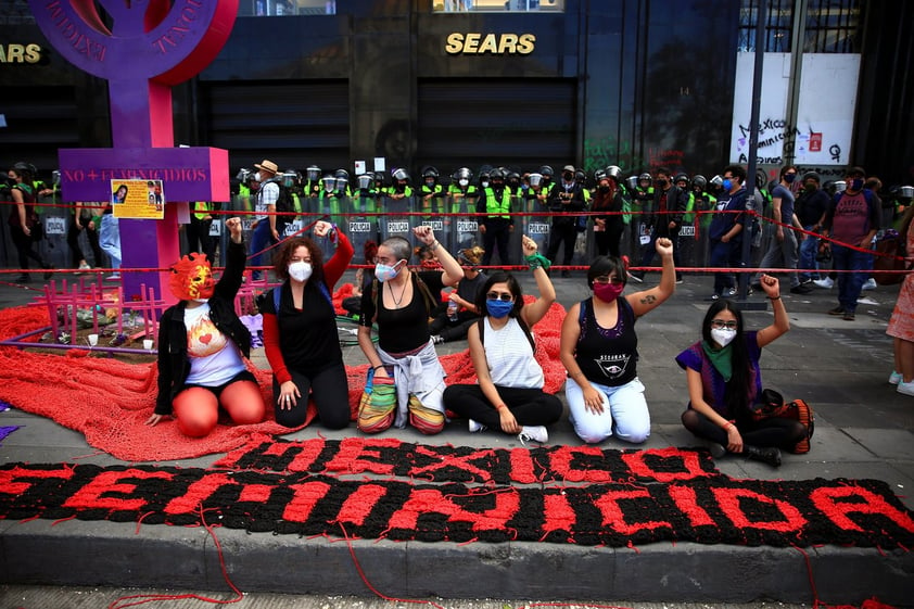 Mujeres toman las calles de CDMX ante el #8M2021