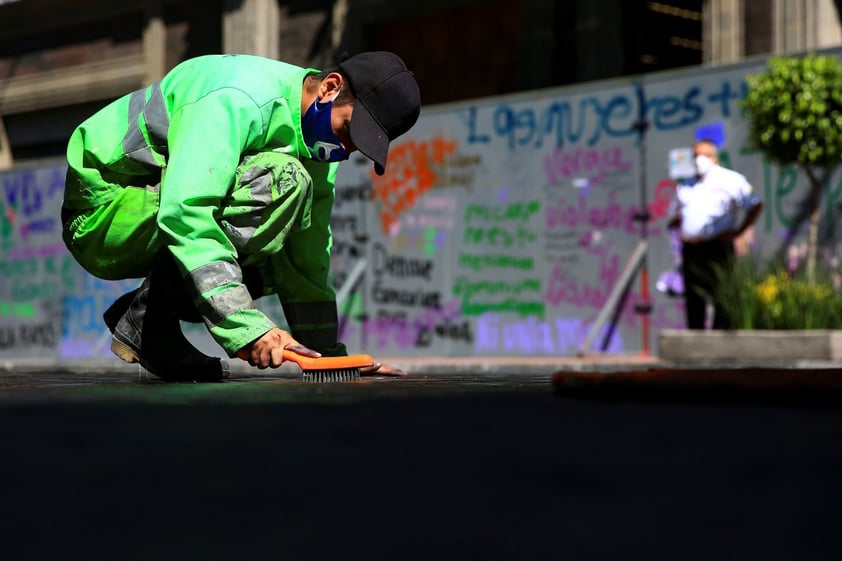 Centro de la CDMX despierta con leves daños tras marcha del 8M