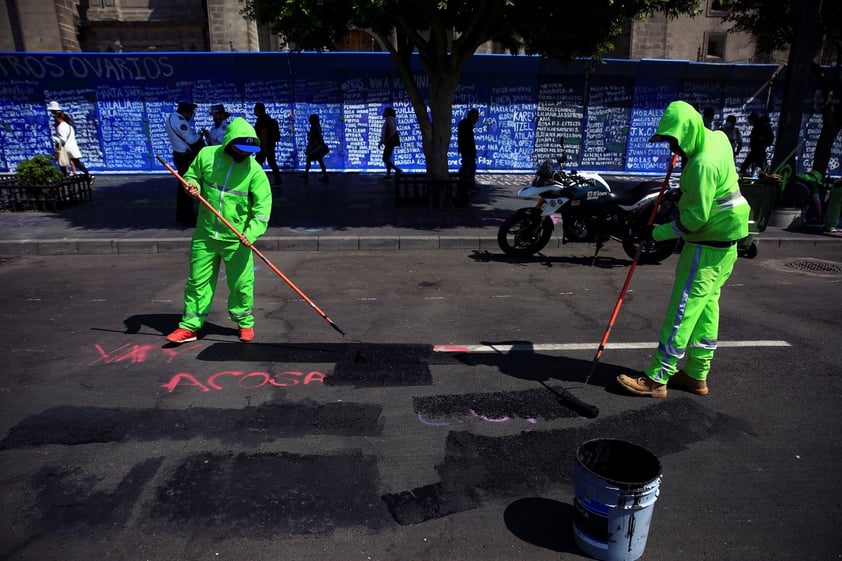 Centro de la CDMX despierta con leves daños tras marcha del 8M