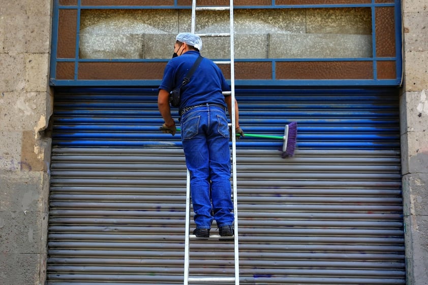 Centro de la CDMX despierta con leves daños tras marcha del 8M