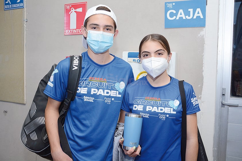 Jorge y Lucía. Inicia el torneo Sonrisa Azul en las instalaciones del Pádel One Club.