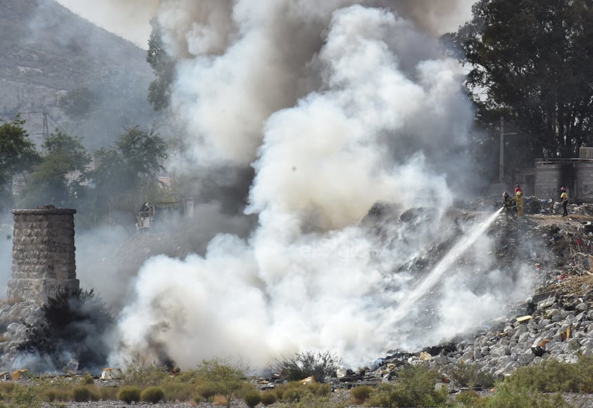 Se registra incendio de basura en lecho del Nazas