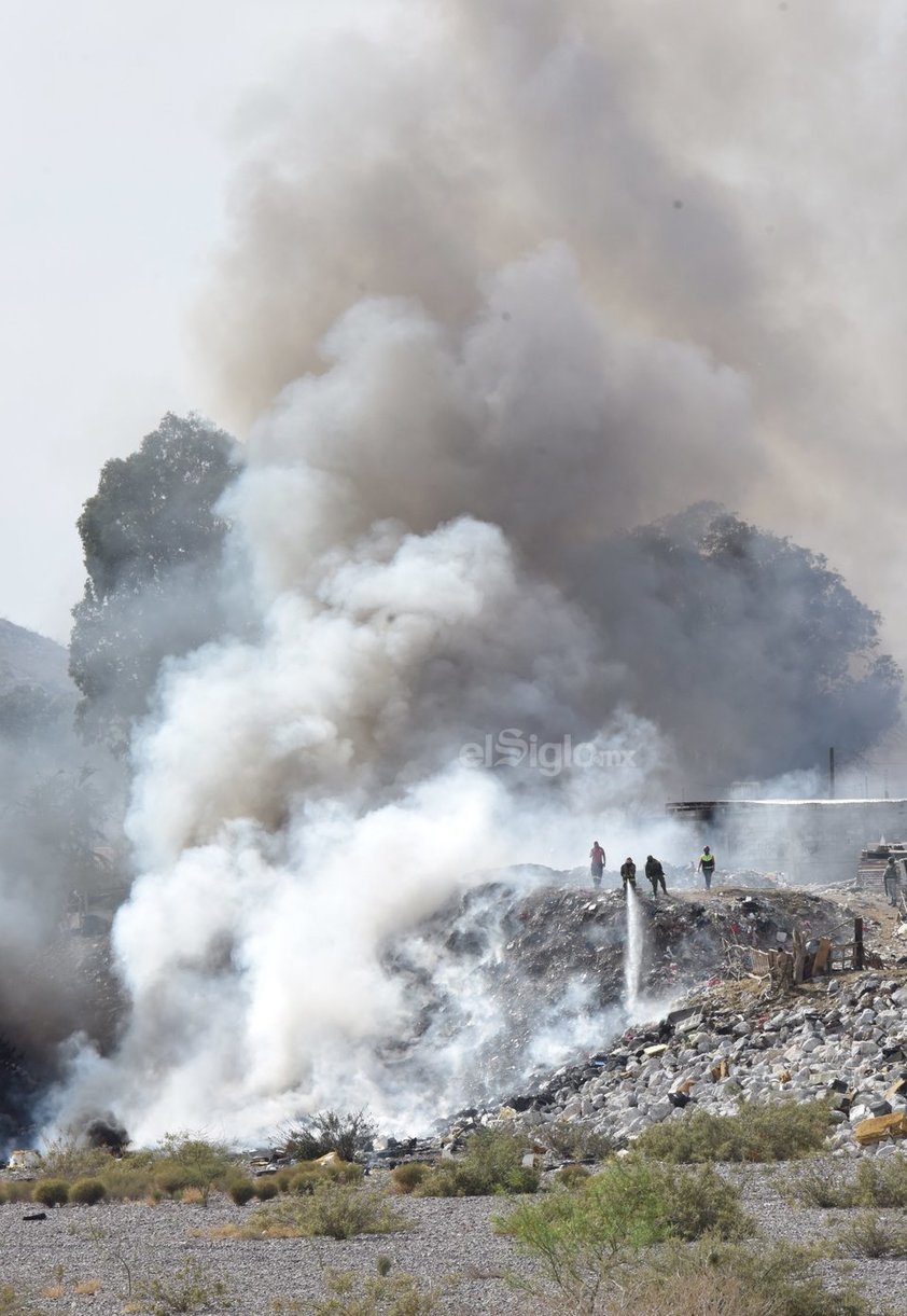 Se registra incendio de basura en lecho del Nazas