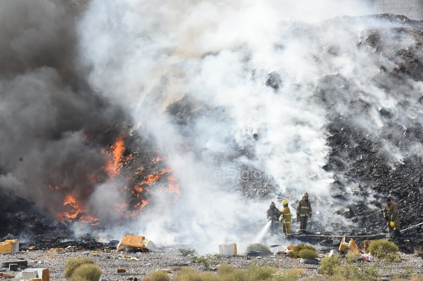 Se registra incendio de basura en lecho del Nazas