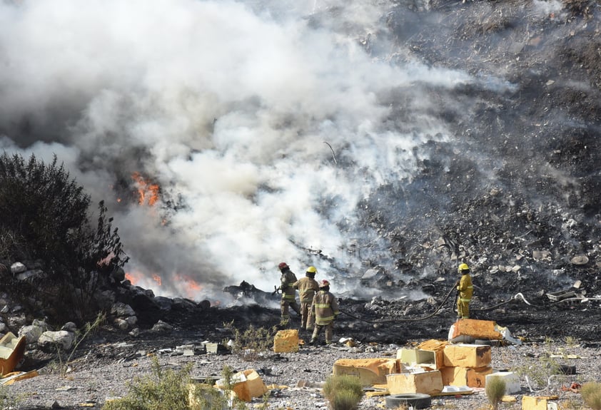 Se registra incendio de basura en lecho del Nazas