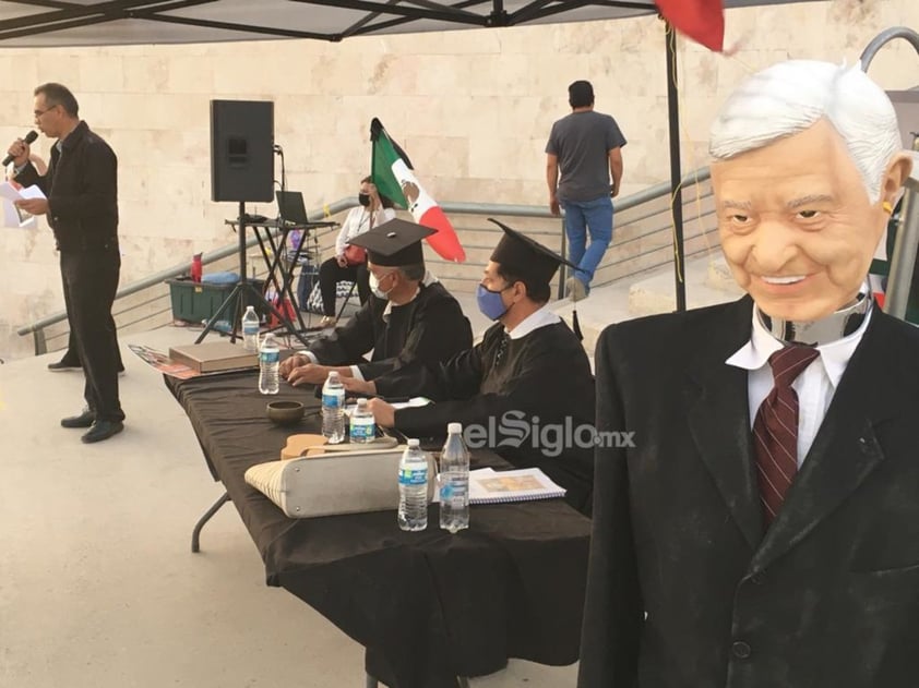 Frente Nacional Ciudadano AntiAMLO realiza mitin en Plaza Mayor de Torreón