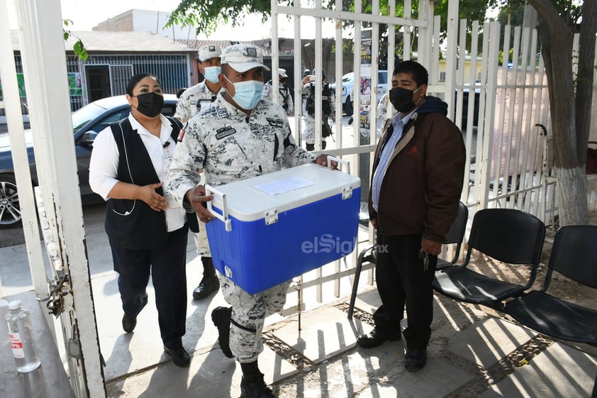 Inicia vacunación antiCOVID en único módulo de la zona urbana de Gómez Palacio