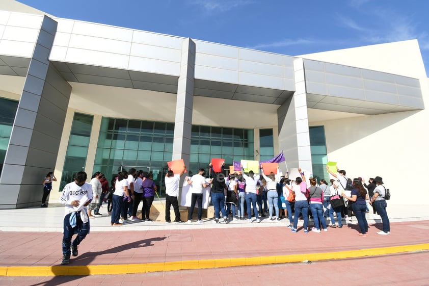 Señalaron que hay antecedente de que la expareja de la mujer la había amenazado en varias ocasiones y continuamente la agredía físicamente por lo que contaba con cuatro denuncias ante el Ministerio Público del Centro de Justicia y Empoderamiento para la Mujer además de una medida de protección.