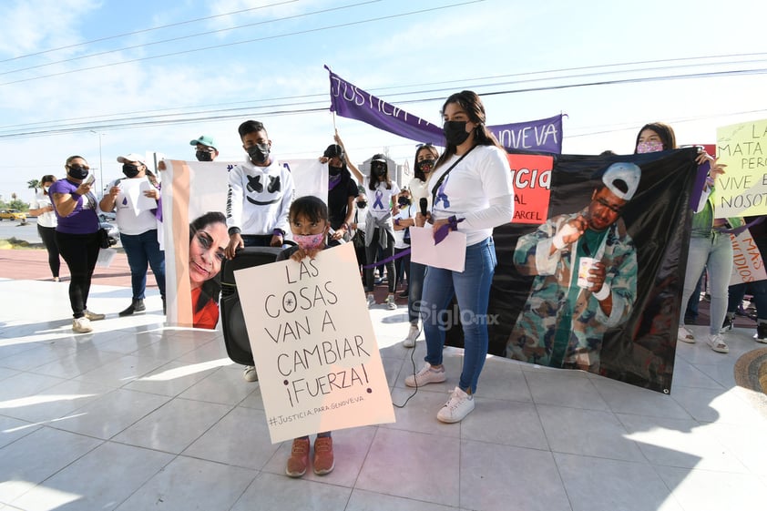 Ariadne Lamont Martínez, directora de Incidencia y Acompañamiento a Víctimas en INCIDE Femme A.C. señaló que hay una hipótesis de que falta asignar recursos para atender los casos de feminicidio dado que en la Fiscalía hay una Unidad de Investigación y Litigación del Feminicidio 'que es lo que mejor funciona de este edificio'.