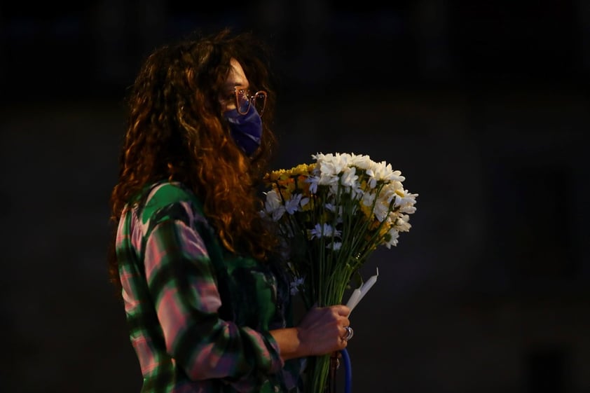 Realizan vigilia por feminicidios en el Zócalo