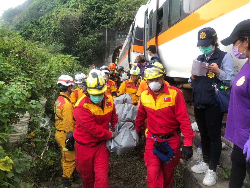 Un accidente de tren en Taiwán deja al menos 51 muertos