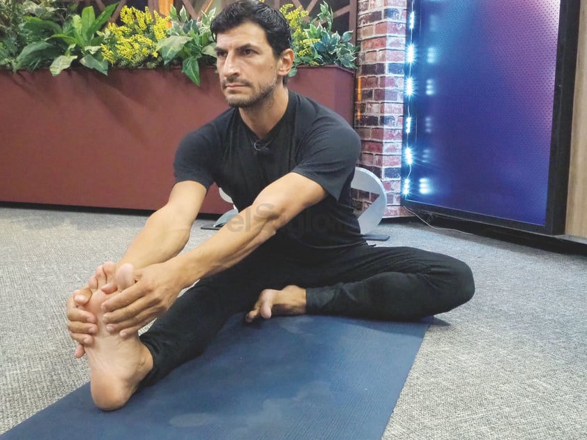 Emprendedor de la conciencia, amigo carrillero y una persona de buenos hábitos, así se autodescribe el reconocido maestro de yoga, Marcos Jassan.