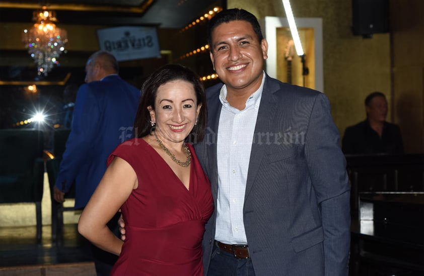 19042021  Óscar Caro y Lupita de la Garza.