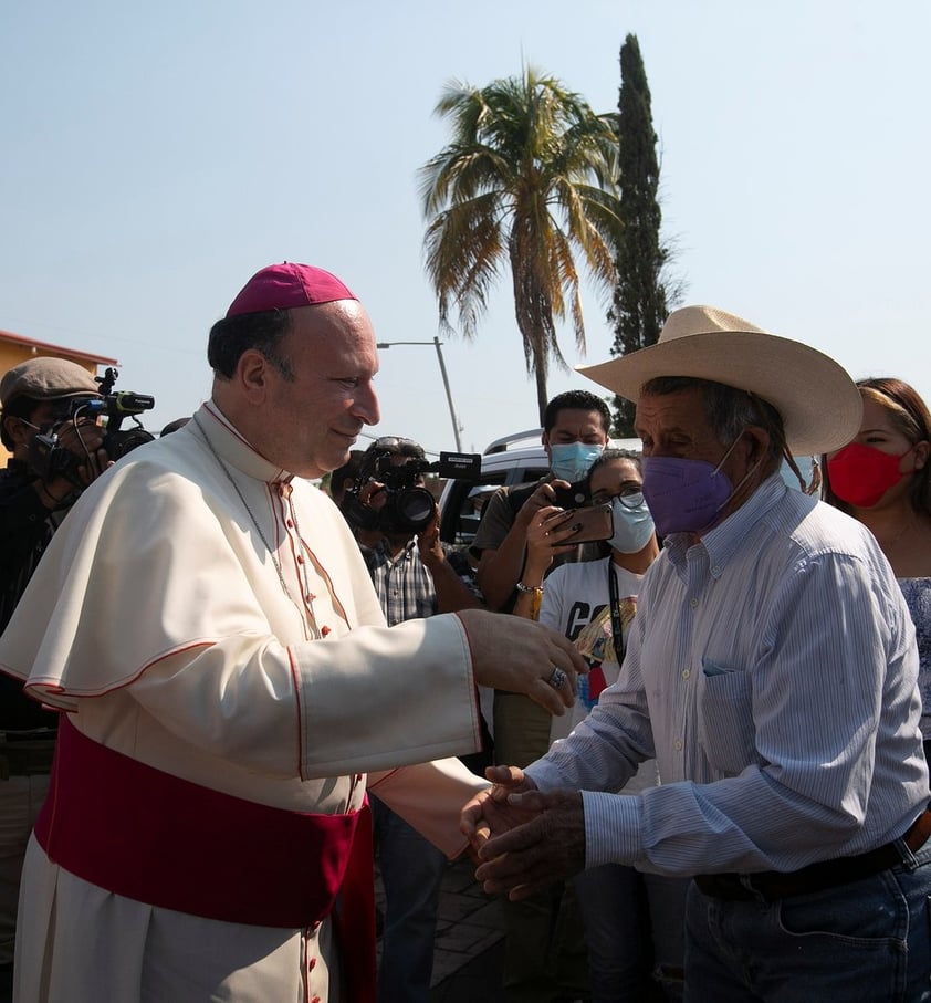 Representante del Papa llama desde Aguililla 'a la conversión' a delincuentes