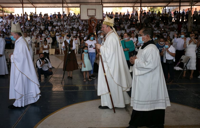 Representante del Papa llama desde Aguililla 'a la conversión' a delincuentes