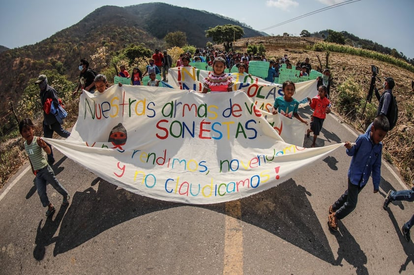 Marchan menores contra violencia en Guerrero