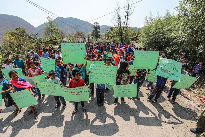 Marchan menores contra violencia en Guerrero