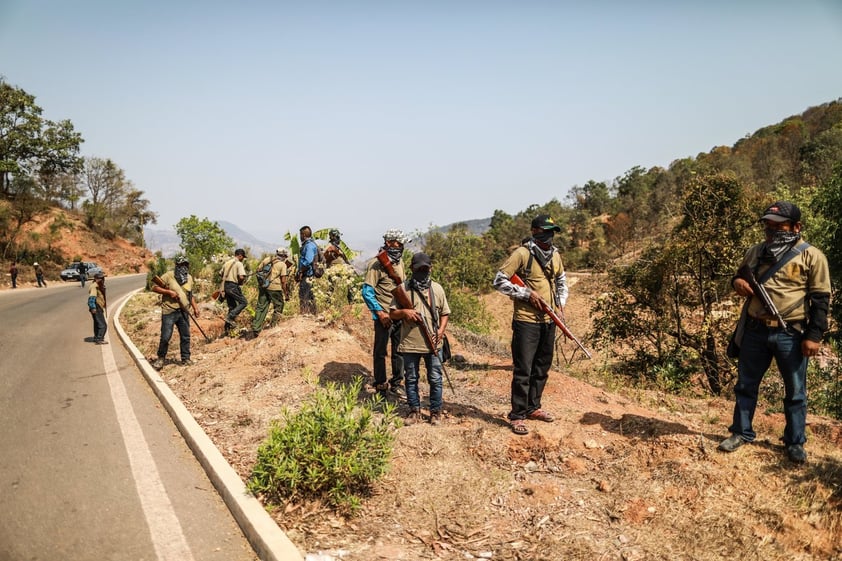 Marchan menores contra violencia en Guerrero