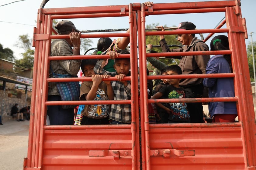 Marchan menores contra violencia en Guerrero