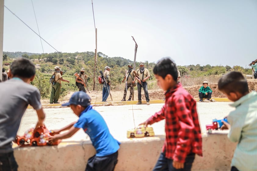 Marchan menores contra violencia en Guerrero