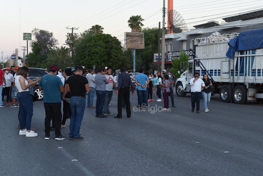 Sorprenden a extitular de Transito en Lerdo con camión cargado de despensas en Gómez Palacio