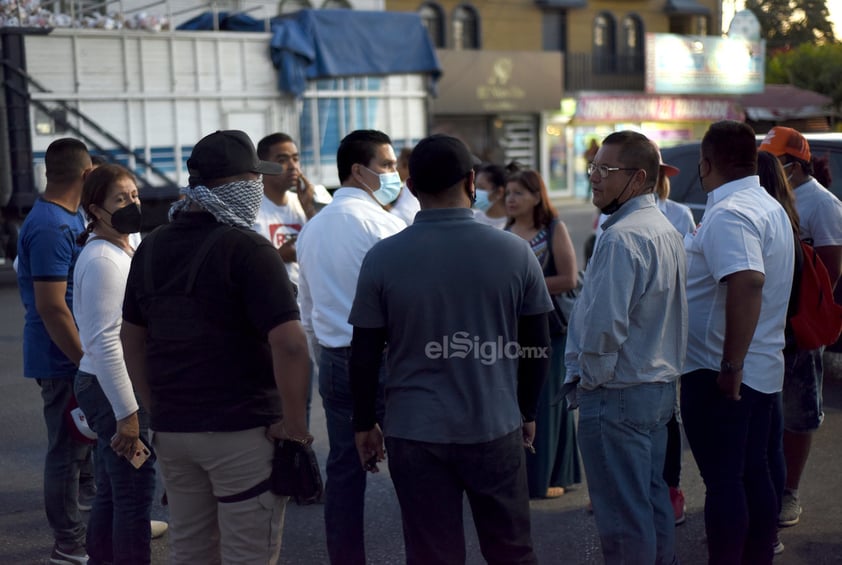 Sorprenden a extitular de Transito en Lerdo con camión cargado de despensas en Gómez Palacio