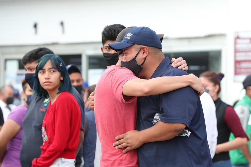 En CDMX, víctimas de Línea 12 del Metro exigen justicia al identificar los muertos