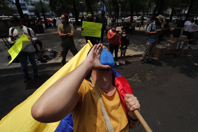 Protestan en la Embajada de Colombia en México contra la represión del gobierno