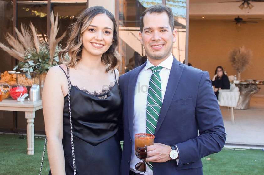 NUPCIAS. Raquel y Jorge acompañaron a Ángel
Hermosillo e Isabella Quintero en el día de su boda.