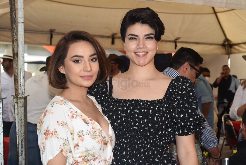 Rosy Salcedo y Samantha Franco.