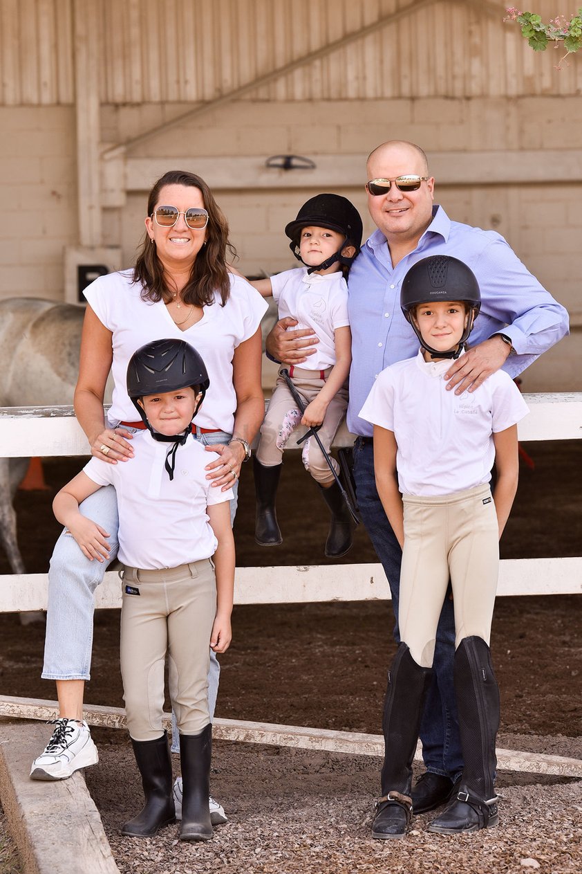 Jesús de la Garza, Alma Villalobos con sus hijos Jesús, Alma y María.