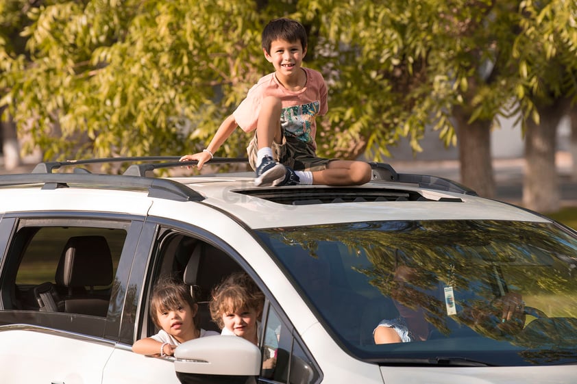 Maximiliano, Ivanna y Mariacarla González Romo.