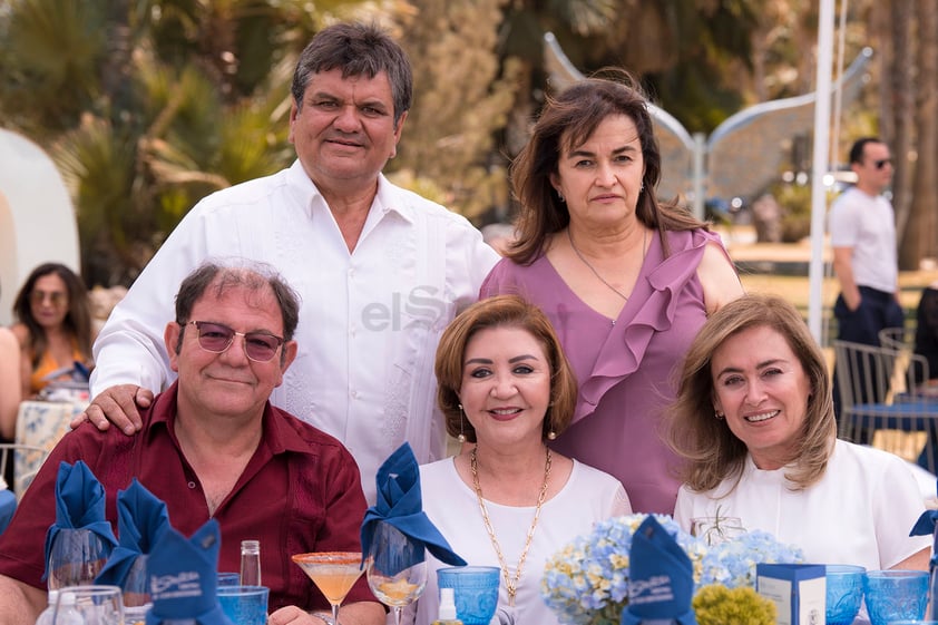 Violeta Ayup, Adriana Camargo, Jesús Dávila, Javier Dávila y Daniela Dávila.