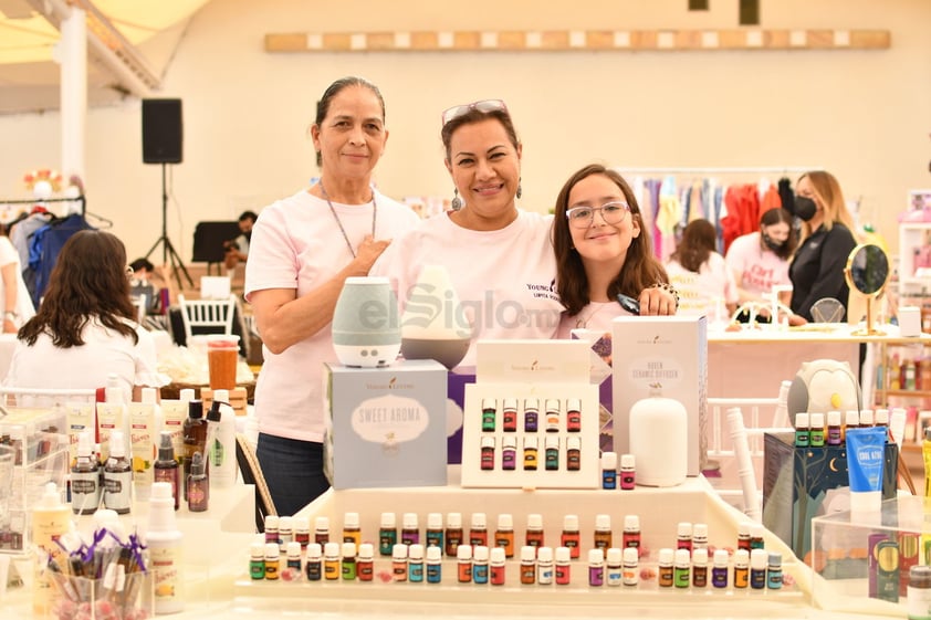 Irma Torres, Lupita Rodríguez y Mayela Braña.