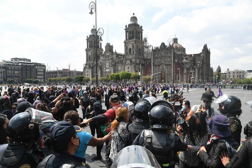 Demandan colectivos en CDMX justicia para víctimas de feminicidio