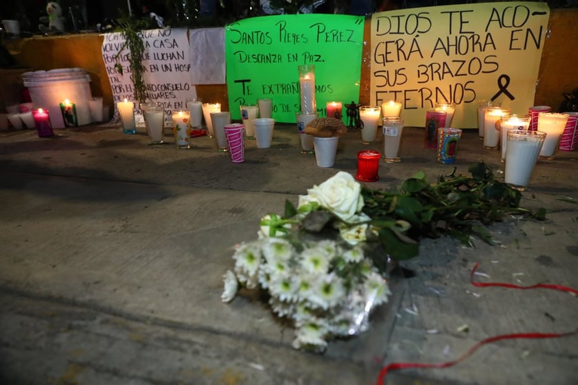 Toman las calles en CDMX por colapso del Metro que ha dejado 26 muertos