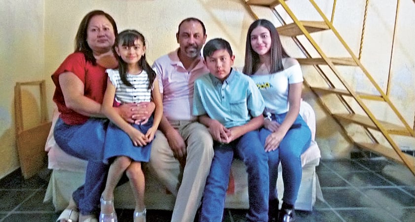 Familia Álvarez Cabello festejando el Día del Niño de Alejandra, Mariangel y Diego.