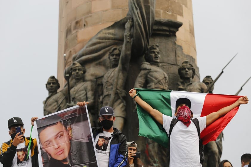 Marchan en Jalisco tras secuestro y asesinato de tres hermanos