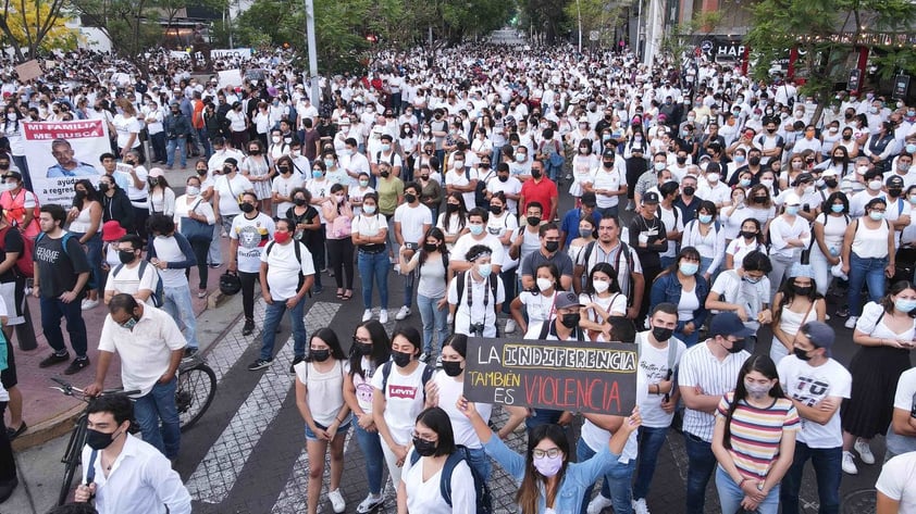 Marchan en Jalisco tras secuestro y asesinato de tres hermanos