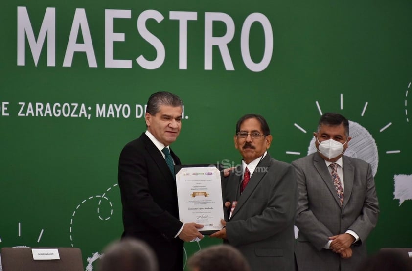 Entrega gobierno de Coahuila Presea Magisterial 2021 en La Laguna