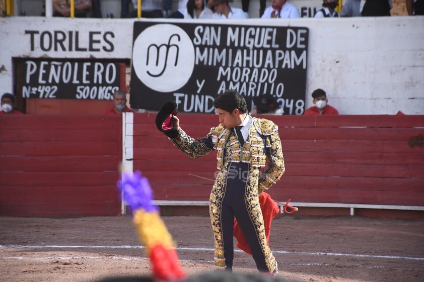 Celebran corrida de toros en la plaza Alberto Balderas de Lerdo