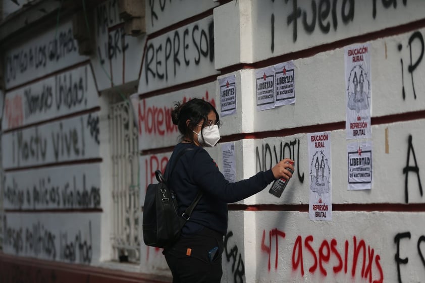 Protestan estudiantes por liberación de normalistas en Chiapas