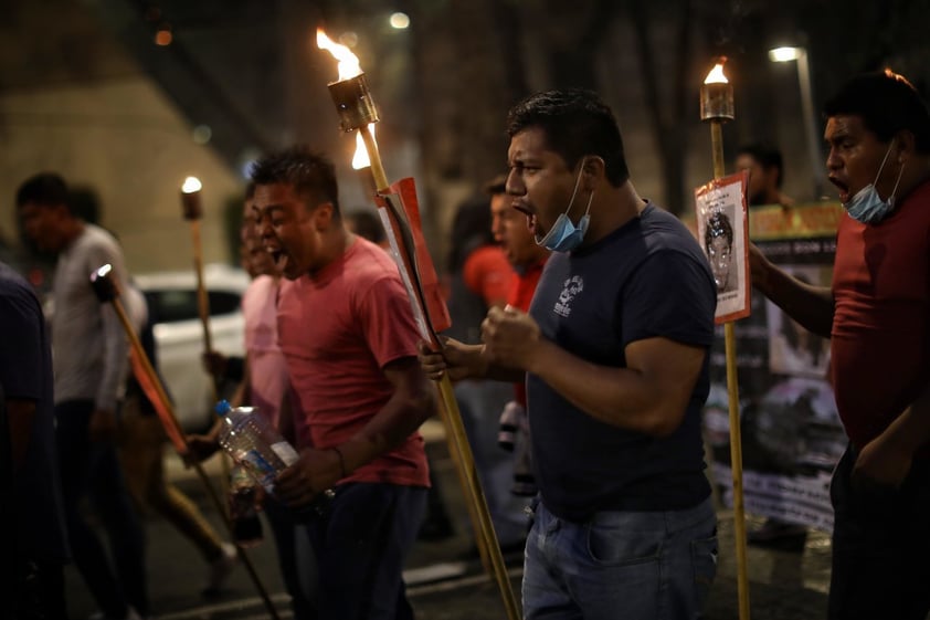 Niegan libertad a 19 normalistas detenidos en Chiapas