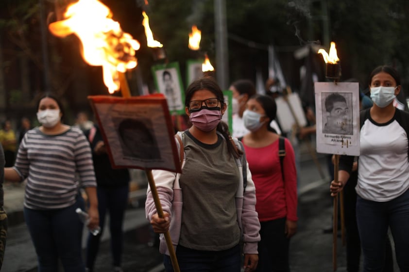 Niegan libertad a 19 normalistas detenidos en Chiapas