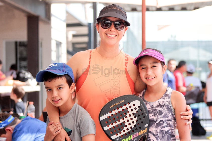 Adrián, Belinda y Emma.