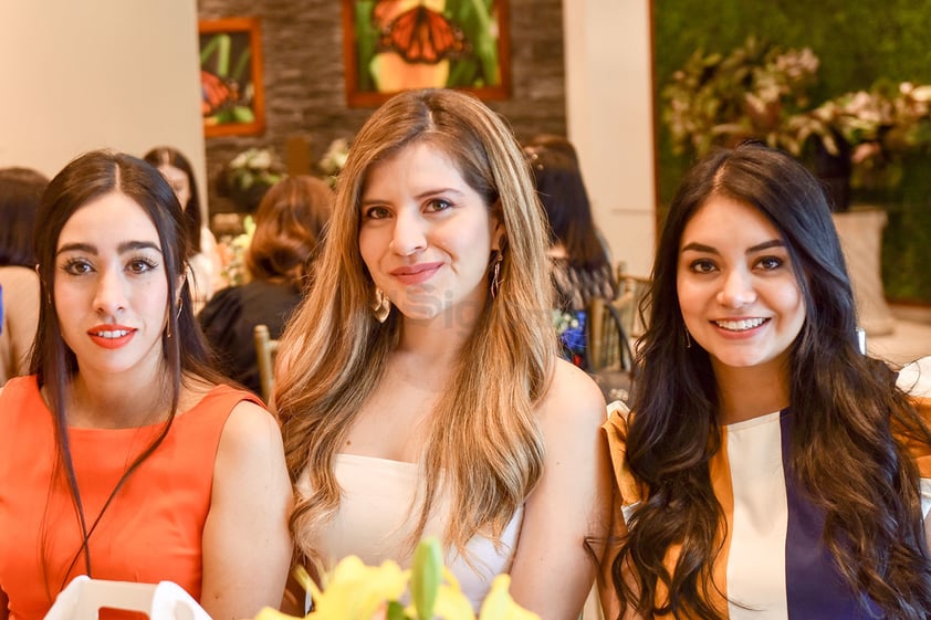 Itzel Samaniego, Cristina Gómez y Lupita Reyes.