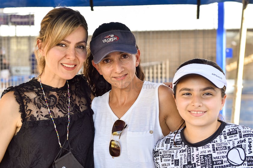 María José Rosales, Leticia Bravo y Karla Zúñiga.