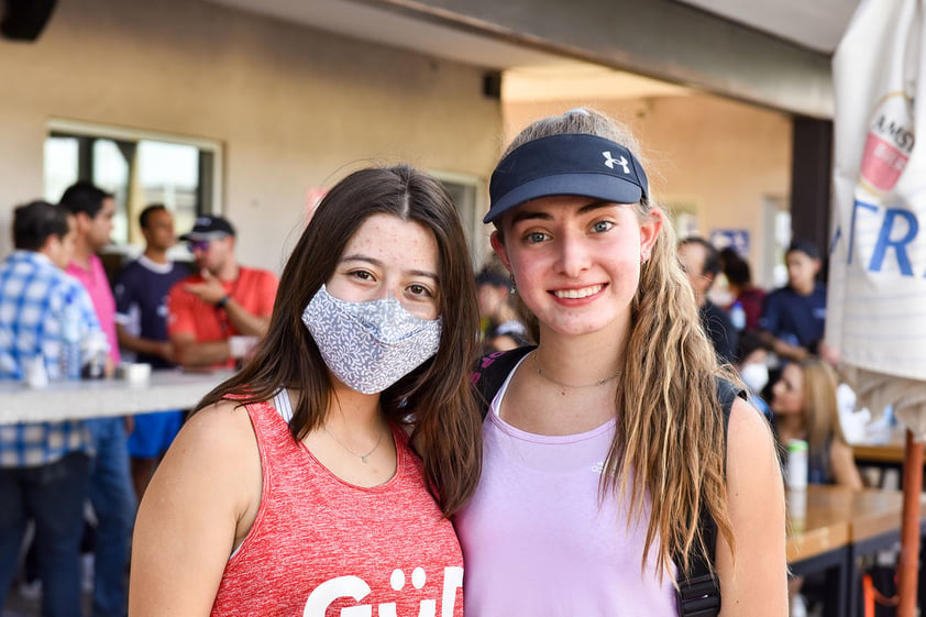 Lucía Escalante y María Muñoz de Cote.