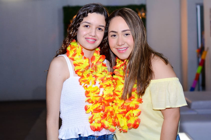 Karem Soto y Camila Murra.